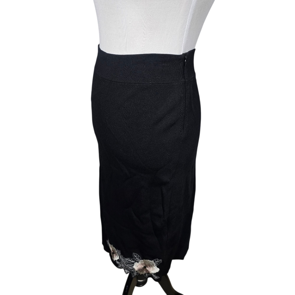 BCBGMaxAzria Size Large Black Floral Embroidered Knit Midi Pencil Skirt